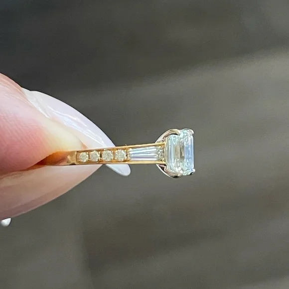Simon G emerald step cut diamond ring- Rose gold - Picture 3 of 4